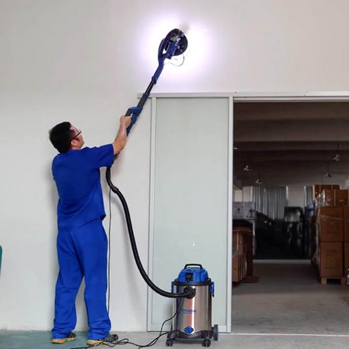 Hyundai HYVI3014 3-In-1 Wet and Dry Electric Vacuum Cleaner HEPA Filtration 230V/1400W