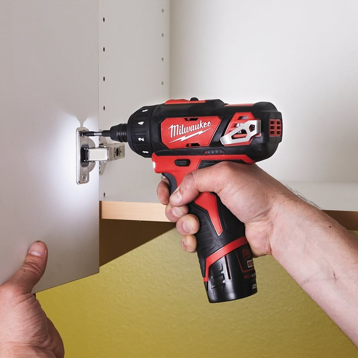 Milwaukee M12BD-0C 12V Screwdriver with 1 x 2.5Ah Battery Charger & Case